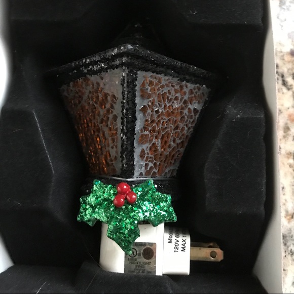 St. Nicholas Square Lamppost Plug-in Night Light - Picture 2 of 4